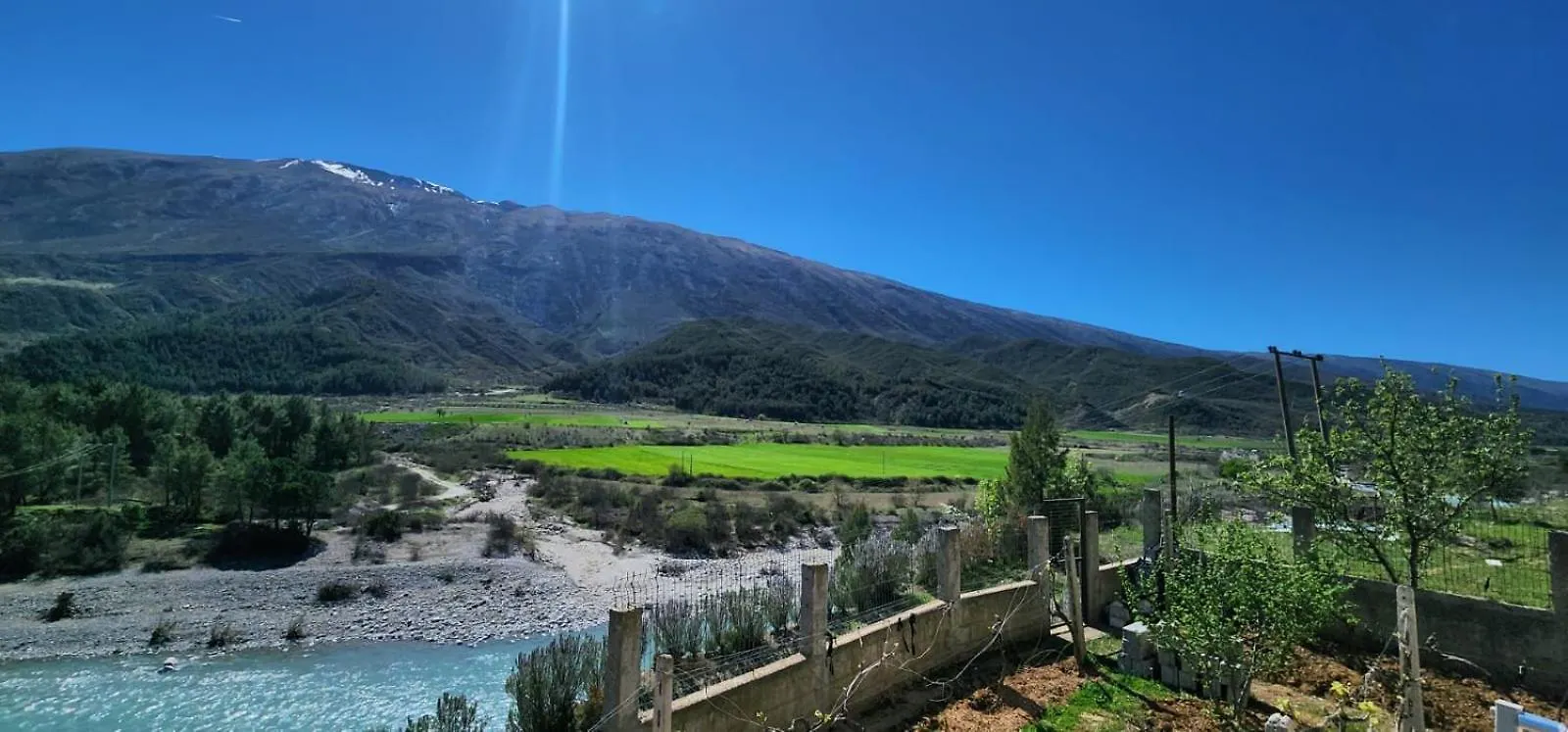 Vila Guri I Atos Përmet Casa de hóspedes